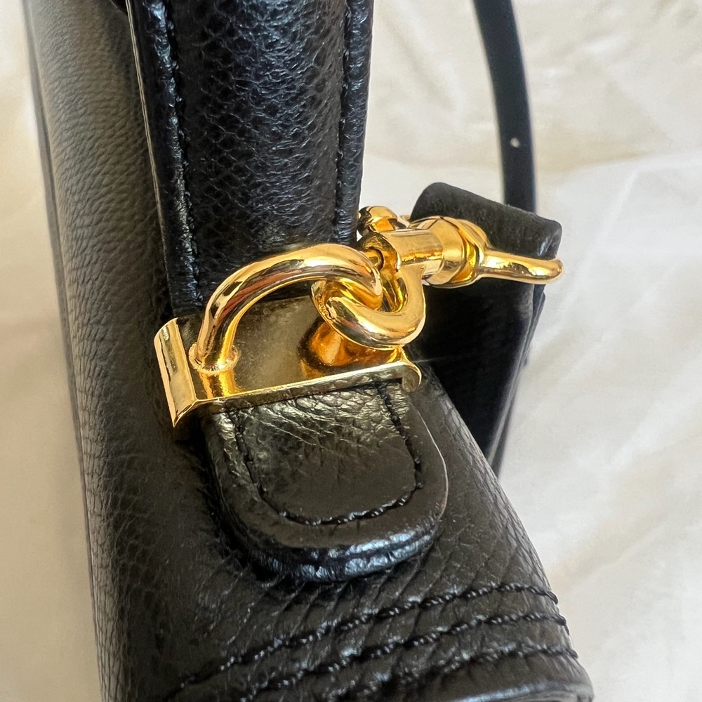 Valentino Garavani Black Leather Shoulder Bag - Picture 6 of 15